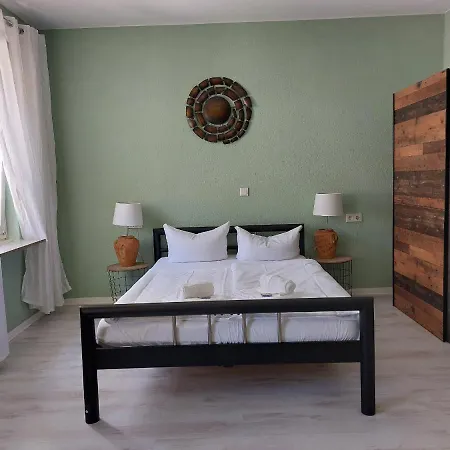 Ricks Hotel 2*